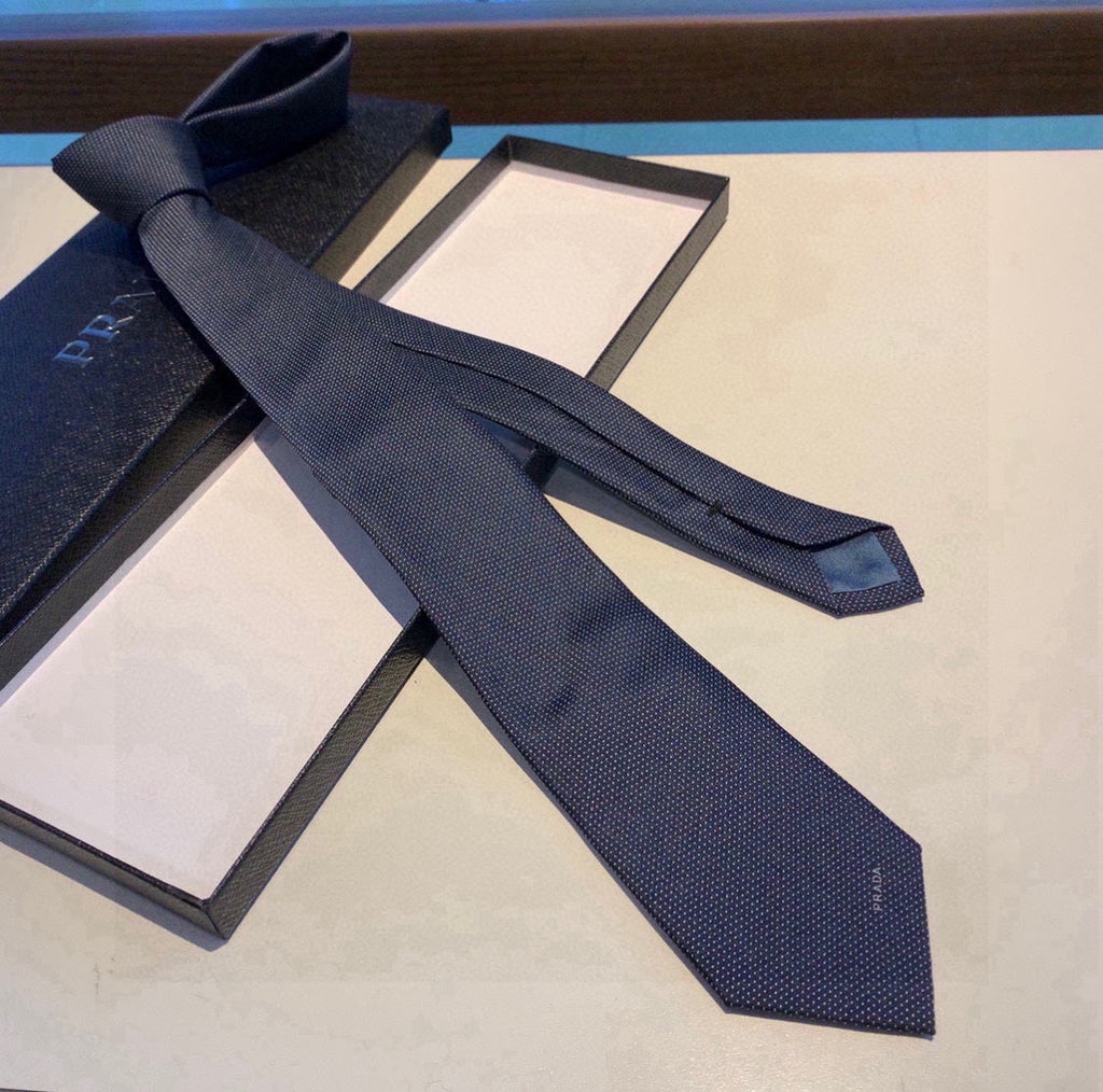 Prada Style Men's Solid Navy Silk Tie