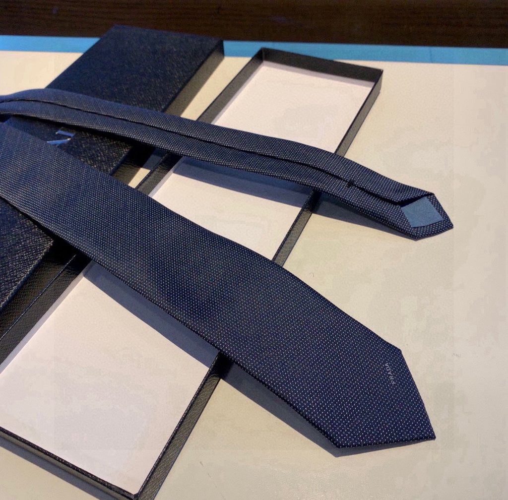 Prada Style Men's Solid Navy Silk Tie
