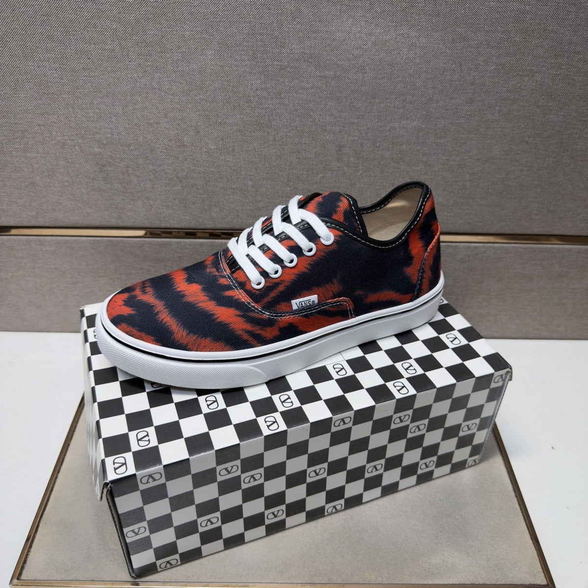 Vans Men's Navy Orange Stripe Low-Top Sneakers