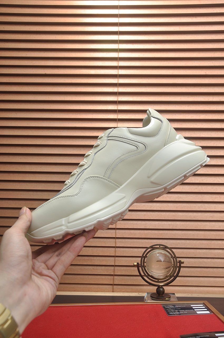 Gucci Off-White Red Accent Sneakers - Padded Collar