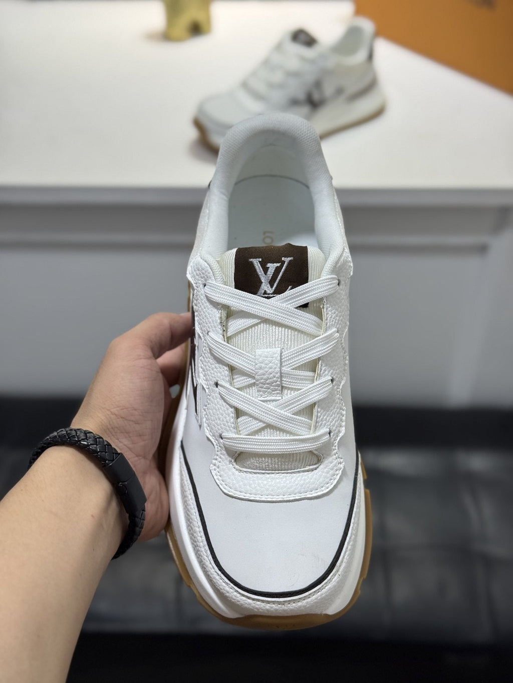 Louis Vuitton LV-Detail Low-Top Sneakers