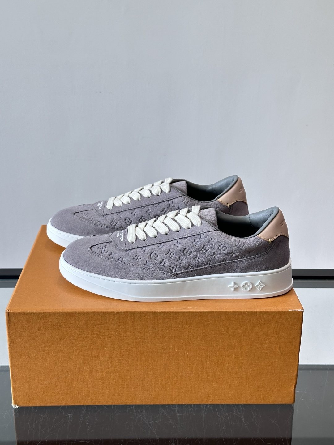 Louis Vuitton Flash Low-Top Sneakers